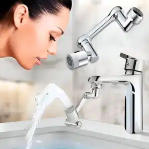 Moderní chromový vodovodní kohoutek s flexibilním ramenem, zobrazený vedle profilu ženy, která se sklání k proudu vody v umyvadle.