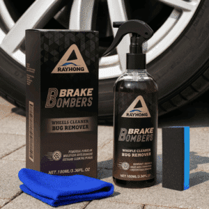 Čisticí sprej na kola Brake Bombers od značky Rayhong s modrým hadříkem, určený k odstraňování hmyzu a nečistot z automobilových disků.