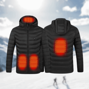 Černá zahřívací bunda s elektrickým vyhříváním, zobrazená zepředu a zezadu, se čtyřmi červeně vyznačenými vyhřívacími zónami v oblasti hrudníku, zad a kapuce, v pozadí zasněžená horská krajina.