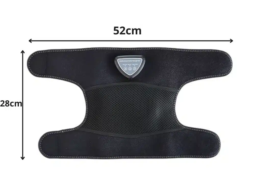 Černý ortopedický bandážní pás s elektronickým ovládacím prvkem uprostřed, s rozměry 52 cm na šířku a 28 cm na výšku, vyrobený z prodyšné síťované látky.