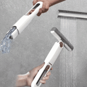 Moderná biela sprchová hlavica s inovatívnym dizajnom, ktorá má špeciálne tvarované výstupky na lepšie rozptýlenie vodného prúdu a ergonomickú rukoväť.