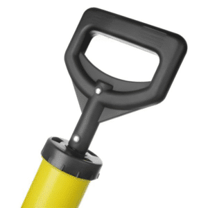 Ruční pumpa s černou ergonomickou rukojetí a žlutým tělem určená pro přesné nanášení malty a stavebních směsí.