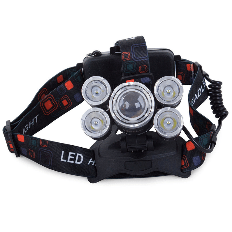 Čelová LED svítilna s pěti světelnými zdroji v černo-červeném designu, určená pro outdoorové aktivity a noční práci.