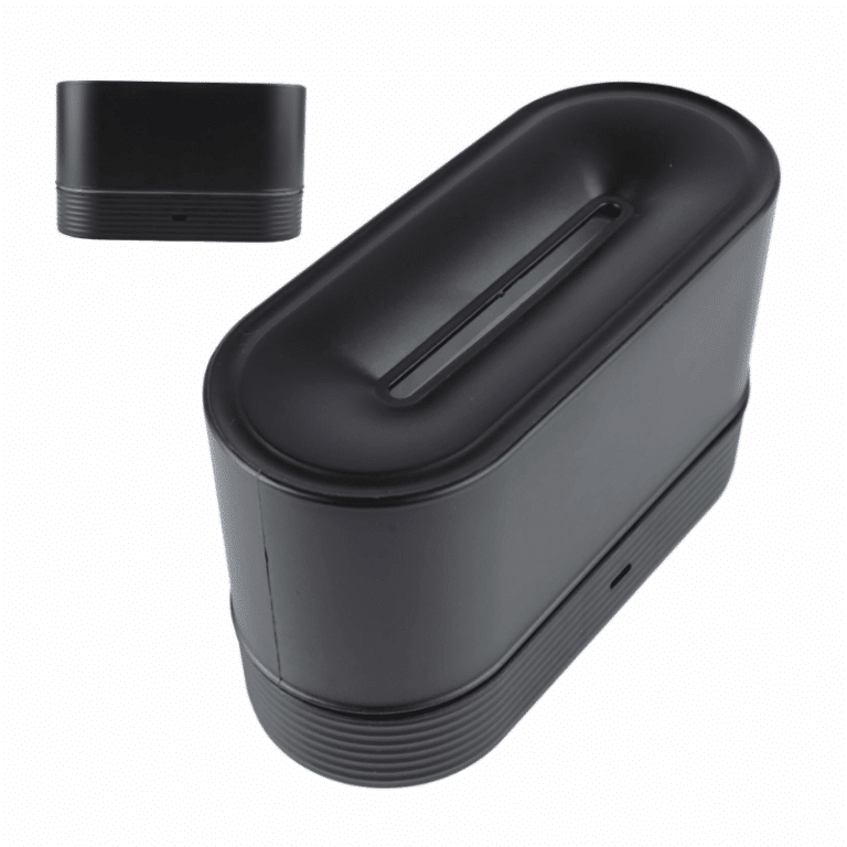 Černá elektronická krabička s podlouhlým designem, zobrazená z většího a menšího úhlu v jednotném stylu a barvě.