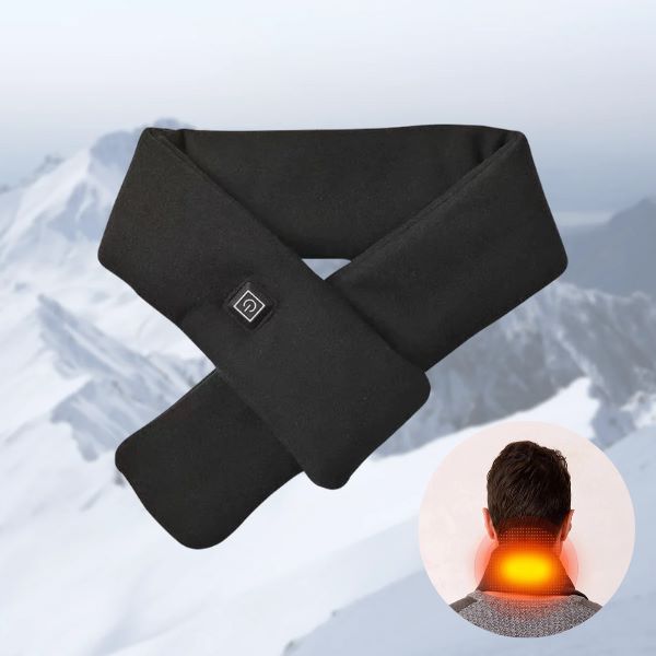 Černá vyhřívaná šála s elektrickým ohřevem na pozadí zasněžených hor, s malým kruhovým detailem znázorňujícím zahřívání krční oblasti.