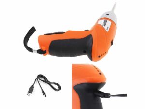 Oranžovo-černá elektrická aku šroubovačka s USB nabíjecím kabelem, ergonomicky tvarovaná rukojeť pro pohodlné ovládání.