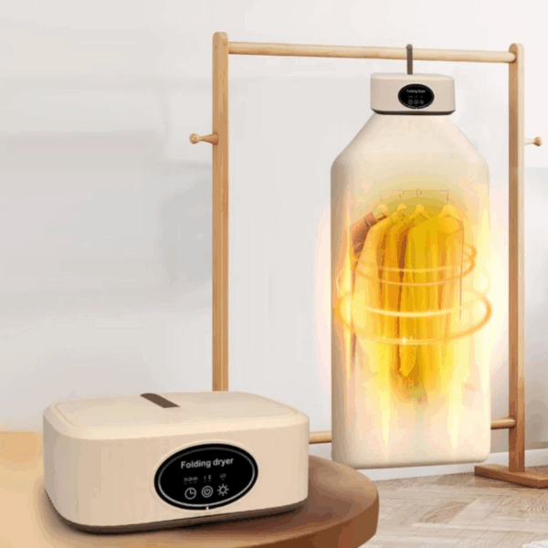 Elektrický sušák na prádlo ve tvaru válce s dřevěným stojanem, bílé barvy s ovládacím panelem, zobrazující žlutě osvětlenou tkaninu uvnitř průhledného válce.